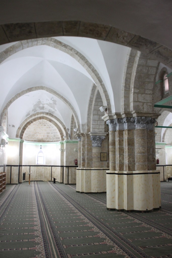 המסגד הגדול והקשתות הגותיות שבו